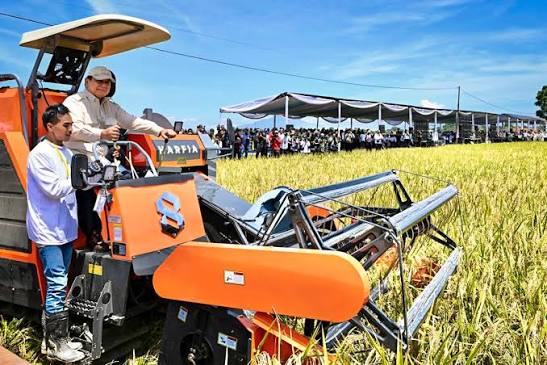 Presiden Prabowo Pimpin Panen Raya, Tegaskan Komitmen Ketahanan Pangan