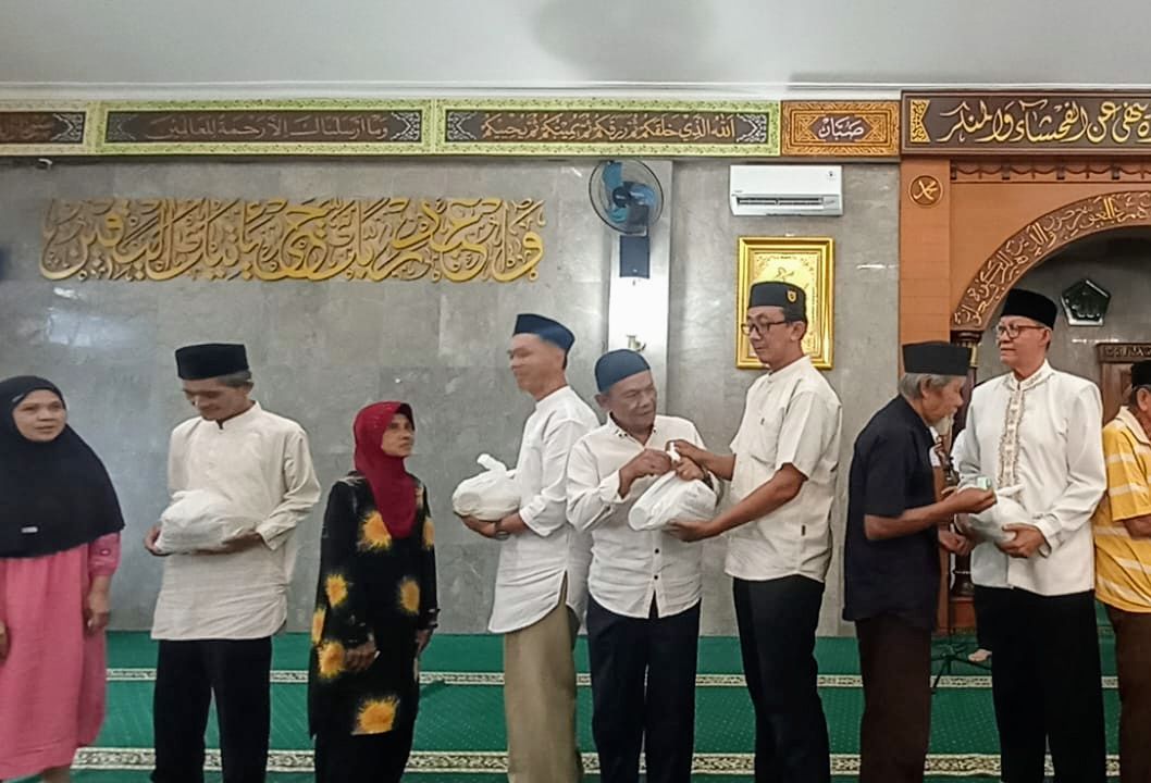 Cahaya Ramadhan 1447 H: Masjid Rahmatullah Panglayungan Perkuat Kepedulian Lewat Santunan