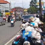 Tasikmalaya: Tumpukan Sampah Pasca Lebaran Kembali Menggunung